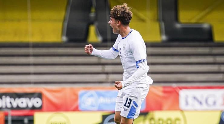 בר לין חוגג