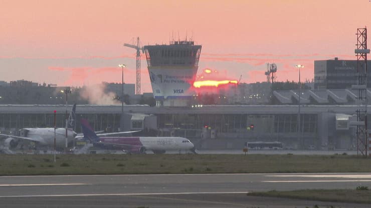 נמל התעופה הבינלאומי שופן ב ורשה נסגר זמנית בגלל חדירת כטב"מים רוסיים ל פולין