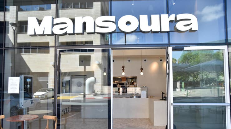 אין מלצרים (צילום: שרון צור) מסעדת מנסורה