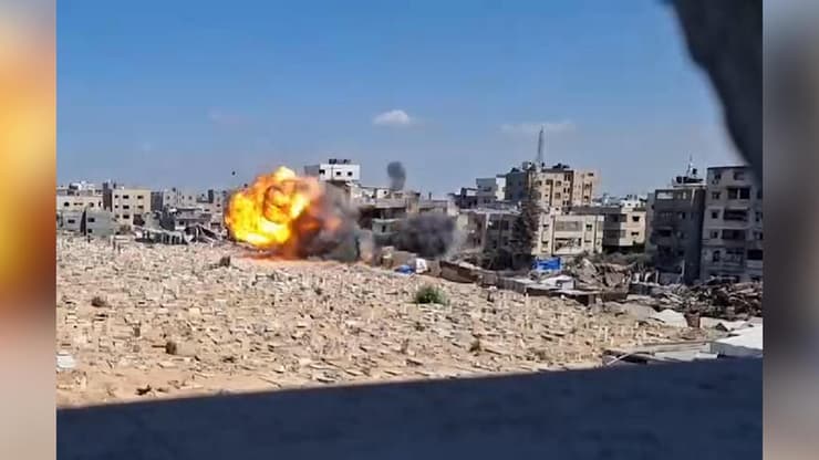 תקיפת מבנה באזור בית הקברות שיח רדוואן בעיר עזה