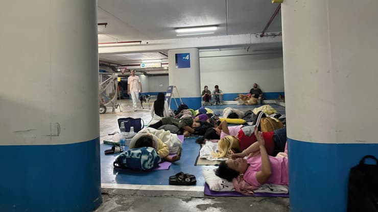 "חוסן מתחיל בתכנון". חניון ציבורי שהוסב למקלט (צילום: Elena Rostunova, Shutterstock) "חוסן מתחיל בתכנון". חניון ציבורי שהוסב למקלט