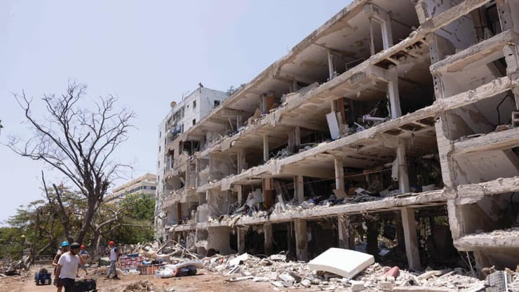 הרס בבניין ברמת אביב. "צריך תקציבים לשיקום"