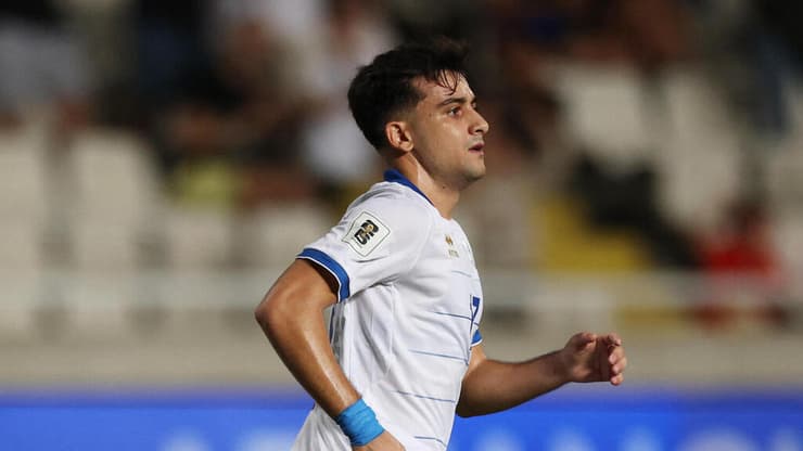 יש פריצת דרך. לויזוס לויזו (REUTERS/Yiannis Kourtoglou) שחקן נבחרת קפריסין לויזוס לויזו