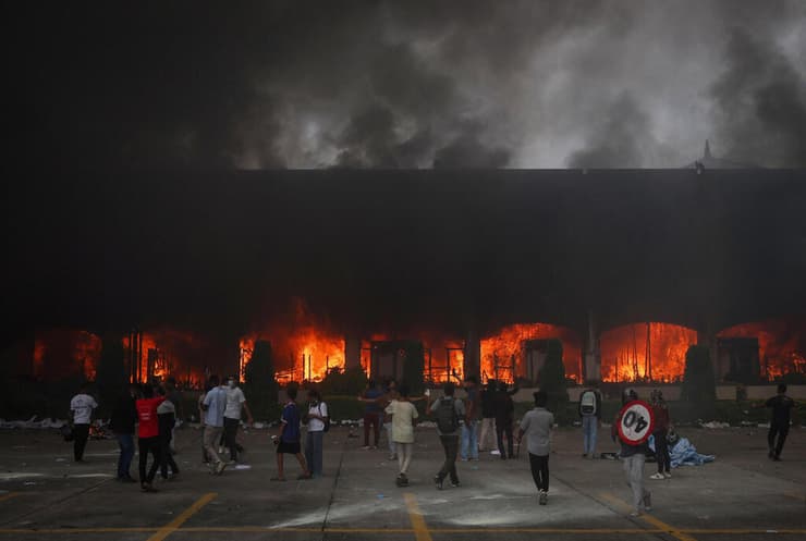 הצתת ה פרלמנט ב קטמנדו נפאל