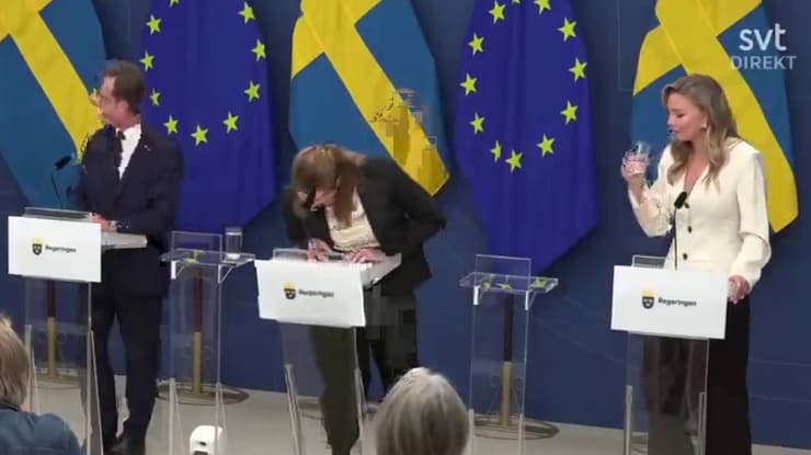 שרת הבריאות השבדית אליזבת לאן התמוטטה בשידור חי