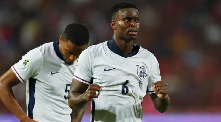 מארק גהי חוגג את השער הרביעי