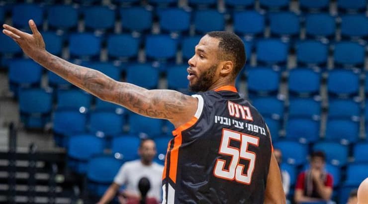 די ג'יי ברנס חוגג