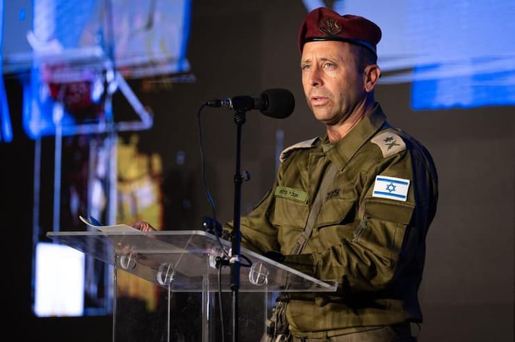 אלוף אבי בלוט. מפקד מצליח עם קבלות בשטח (צילום: דובר צה"ל) מעמד הקמת עוצבת "גלעד"