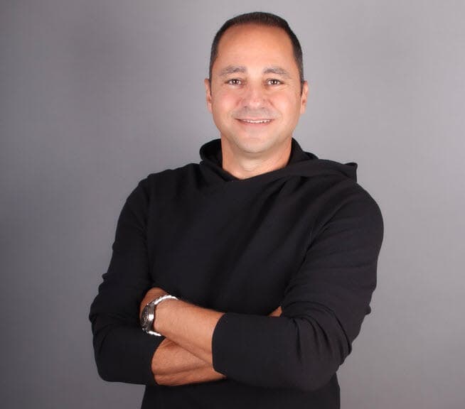 אייל שמעוני (צילום: מרטין חמי) אייל שמעוני