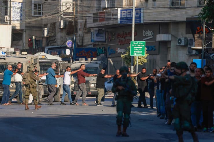 צילום: Jaafar ASHTIYEH / AFP מסע מעצרים רחב שערכו כוחות צה"ל ברחובות העיר טול כרם