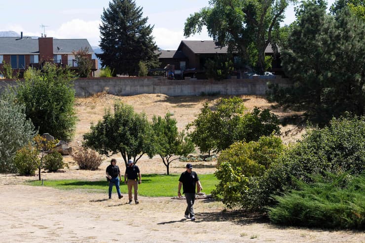 ארה"ב רצח צ'רלי קירק שוטרים חוקרים שכונה סמוכה