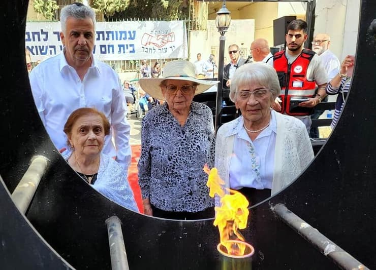 רינגר בטקס בעמותה (צילום: באדיבות עמותת "יד עזר לחבר") רינגר בטקס בעמותה