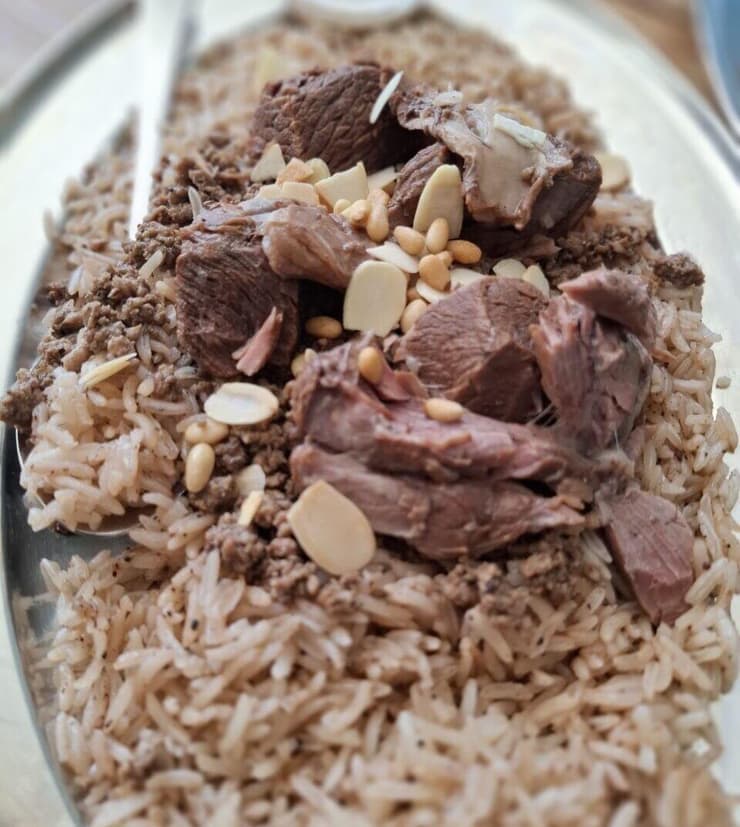 מנה עיקרית שמספיקה לשניים (צילום: יהונתן כהן) מנסורה