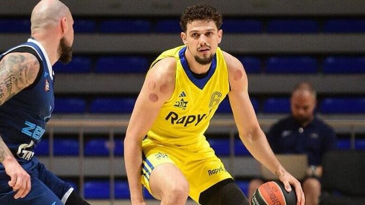 בהנהלה תוהים - מדוע הוחתם? אורוש טריפונוביץ' (צילום: Partizan Mozzart Bet) שחקן מכבי ת"א אורוש טריפונוביץ'