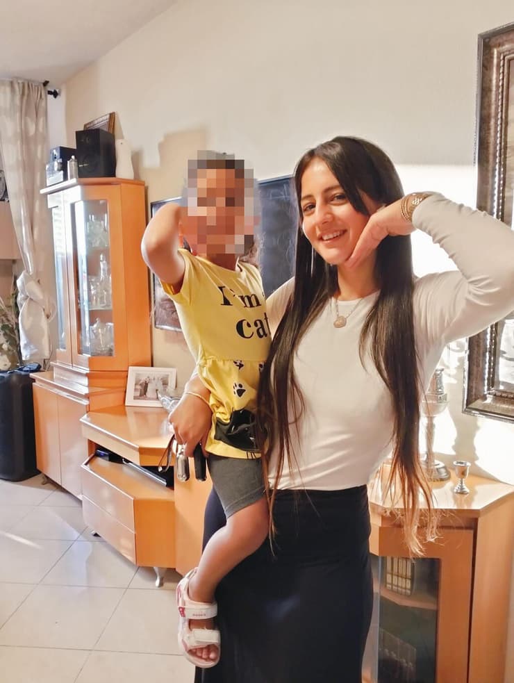 ציפורה ובתה. "רוצה שהיא תדע שבזכותה הפכתי לאדם טוב יותר" (צילום: אוסף פרטי) ציפורה ובתה. "רוצה שהיא תדע שבזכותה הפכתי לאדם טוב יותר"