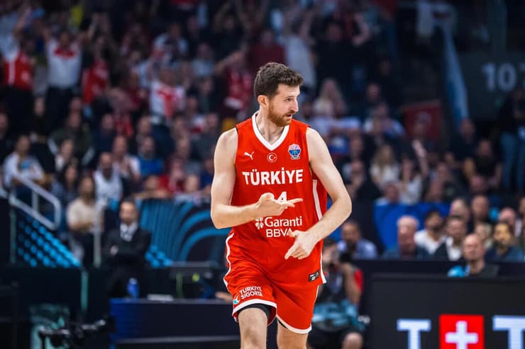 שחקן נבחרת טורקיה ארג'ן אוסמני