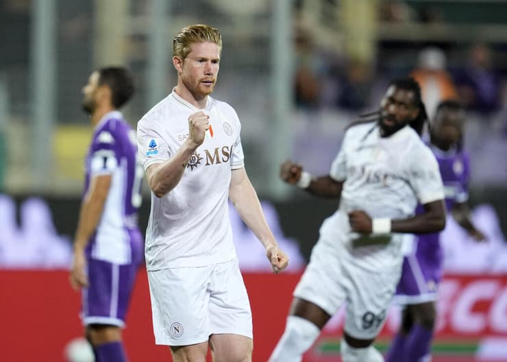 שער שני בשלושה מחזורים. דה בריינה ( צילום: REUTERS/Matteo Ciambelli) דה בריינה