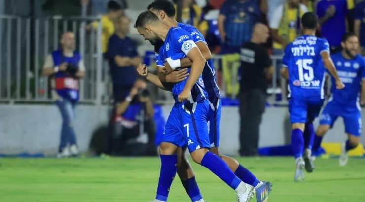 גיא חדידה מקבל את המחמאות לאחר הבישול (חג'אג' רחאל) גיא חדידה מקבל את המחמאות לאחר הבישול