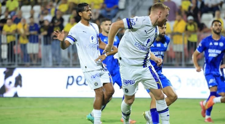 עידו שחר נוגח לרשת (חג'אג' רחאל) עידו שחר נוגח לרשת