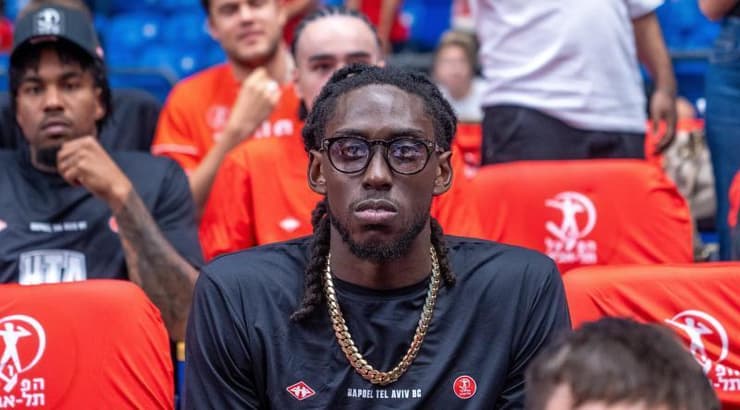 ג'ונתן מוטלי. לא התלבש הערב, כריס ג'ונס ברקע (רועי כפיר) ג'ונתן מוטלי. לא התלבש הערב, כריס ג'ונס ברקע