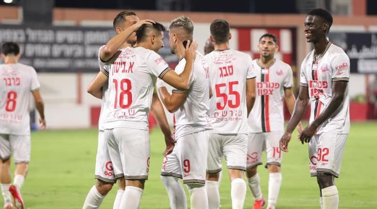 שחקני הפועל חיפה חוגגים (עמרי שטיין) שחקני הפועל חיפה חוגגים