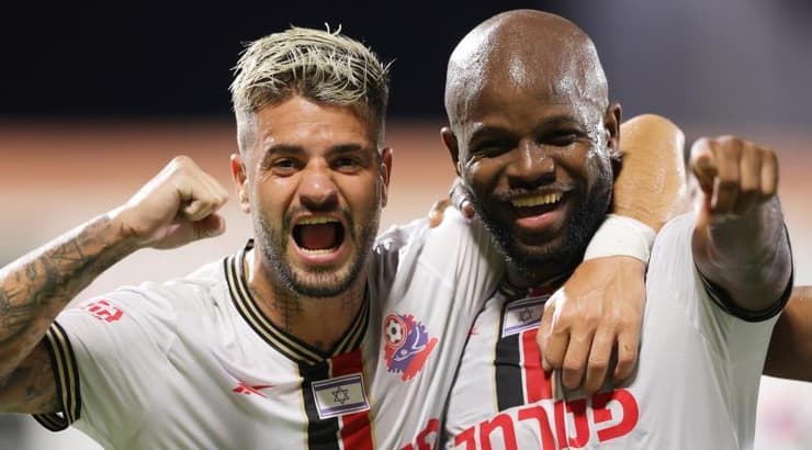 ג'בון איסט ורותם חטואל חוגגים (עמרי שטיין) ג'בון איסט ורותם חטואל חוגגים