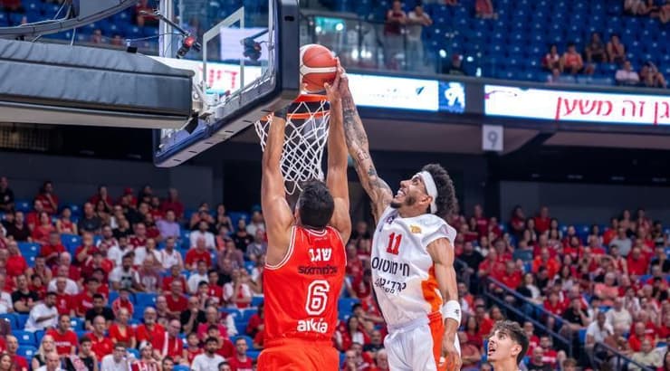 איתי שגב עולה לדאנק (רועי כפיר) איתי שגב עולה לדאנק