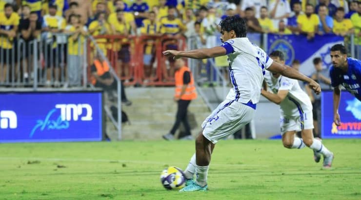 דור פרץ בועט פנדל (חג'אג' רחאל) דור פרץ בועט פנדל