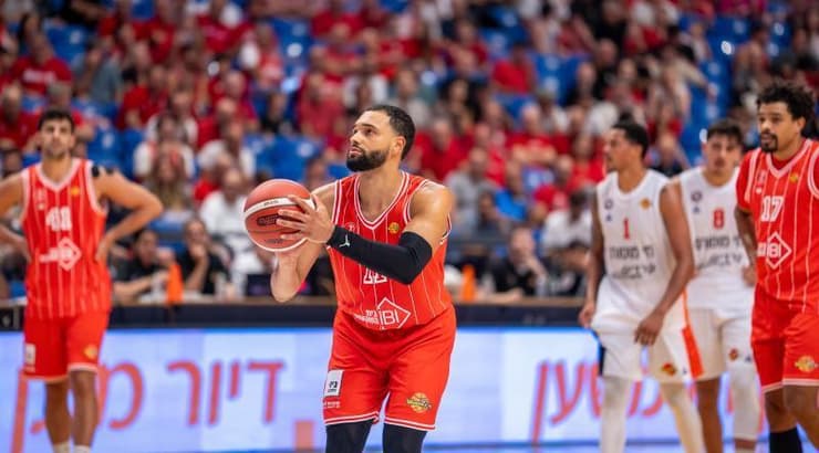 טיילר אניס על קו העונשין (רועי כפיר) טיילר אניס על קו העונשין