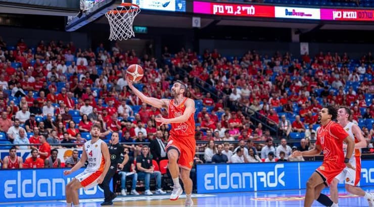 בר טימור עולה לסל (רועי כפיר) בר טימור עולה לסל