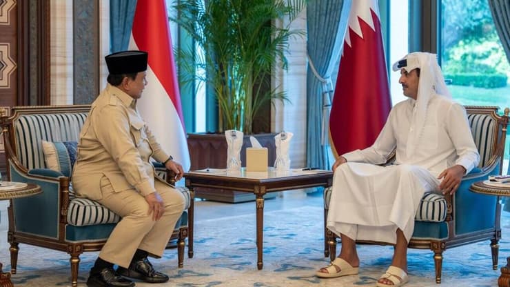 אמיר קטאר תמים בן חמד אל ת'אני בדוחא בפגישה עם נשיא אינדונזיה פרבואו סוביאנטו