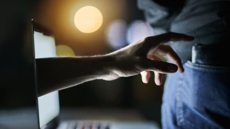 הונאה פיננסית באמצעות בינה מלאכותית