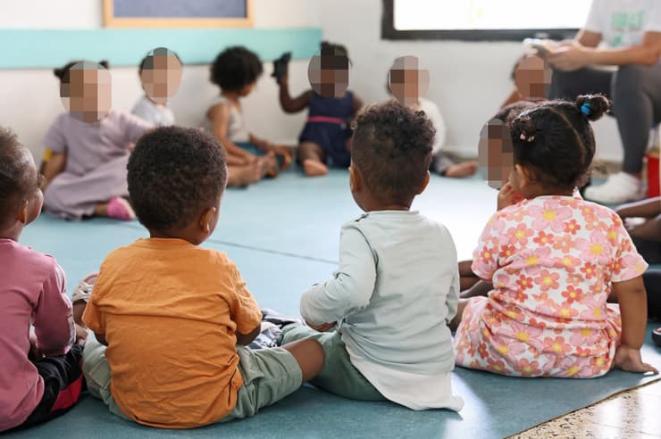 "בתחום הזה אין ואקום, ההורים חייבים לצאת לעבודה בשביל להתקיים". פעוטות במעון "יוניטף" (צילום: דנה קופל) "בתחום הזה אין ואקום, ההורים חייבים לצאת לעבודה בשביל להתקיים". פעוטות במעון "יוניטף"