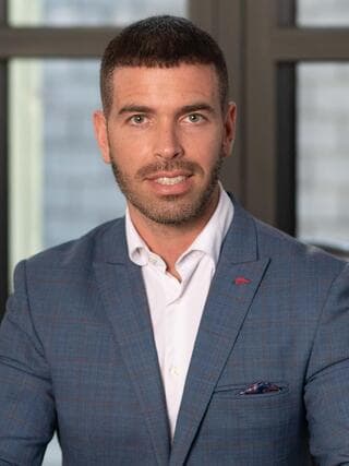 עו"ד יקיר שקרצי