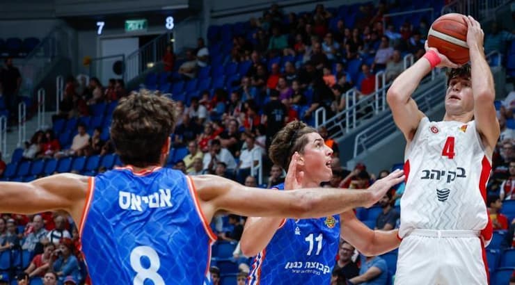 רני בלגה זורק