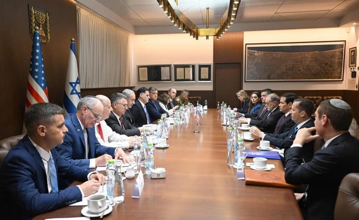 צילום: חיים צח, לע"מ ראש הממשלה בנימין נתניהו בפגישה עם מזכיר המדינה של ארה״ב, מרקו רוביו ושרים נוספים