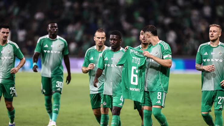 שחקני מכבי חיפה (צילום: גיל נחושתן) דולב חזיזה