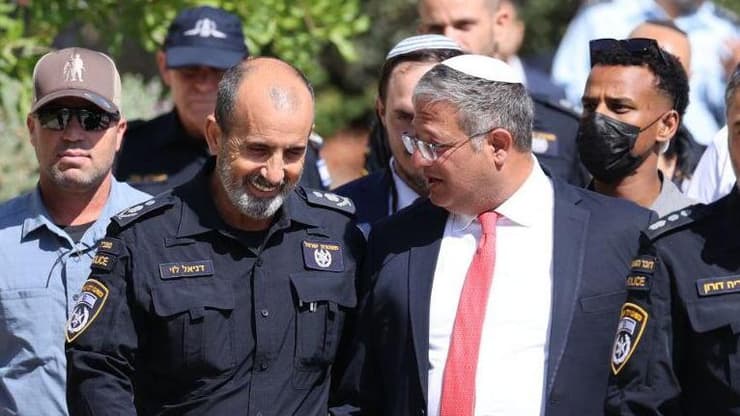 צילום: אלכס קולומויסקי בן גביר והמפכ"ל לוי מגיעים לאירוע המשטרה בבית שמש