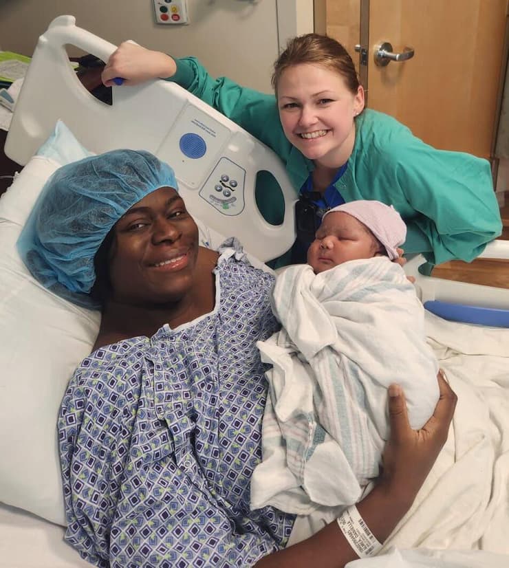 אנאן היינס ואמו דניאלה