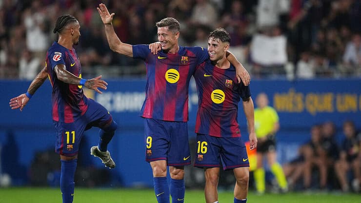 לופס, לבנדובסקי וראפיניה מאושרים