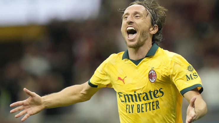 מודריץ' בטירוף (צילום: AP Photo/Luca Bruno) מודריץ'