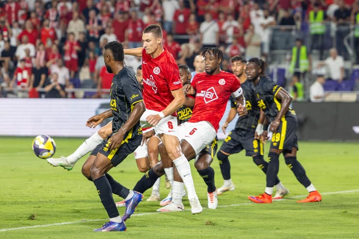 שחקני הפועל ת"א ובית"ר