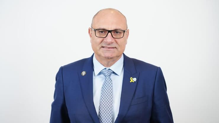 יו"ר ההתאחדות לכדורגל, שינו זוארץ