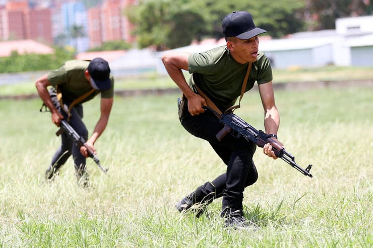 אימונים ב ונצואלה ל מיצילציה צבאית קראקס