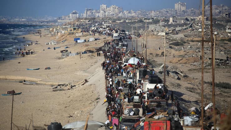 עזה פלסטינים עוזבים מצפון הרצועה דרומה