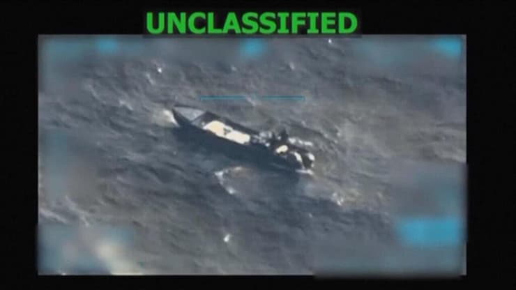 "סירת סמים" בים הקריבי, באחת התיעודים שפרסם הצבא האמריקני סירה סירת סמים ש ארה"ב הפציצה לפי טראמפ אחרי שהפליגה מ ונצואלה