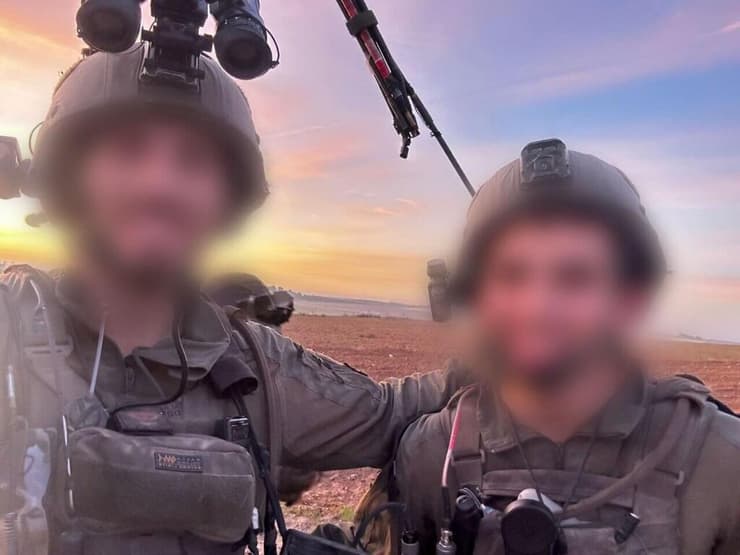 רס"ן פ' (משמאל) ואחיו