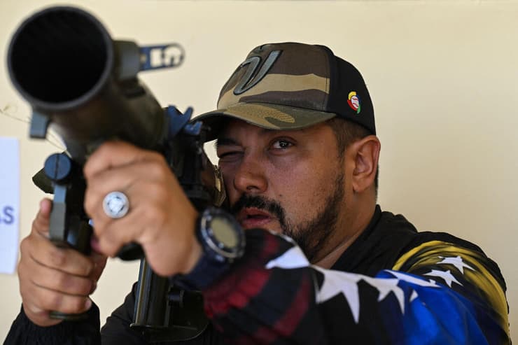 אימונים ב ונצואלה ל מיצילציה צבאית קראקס