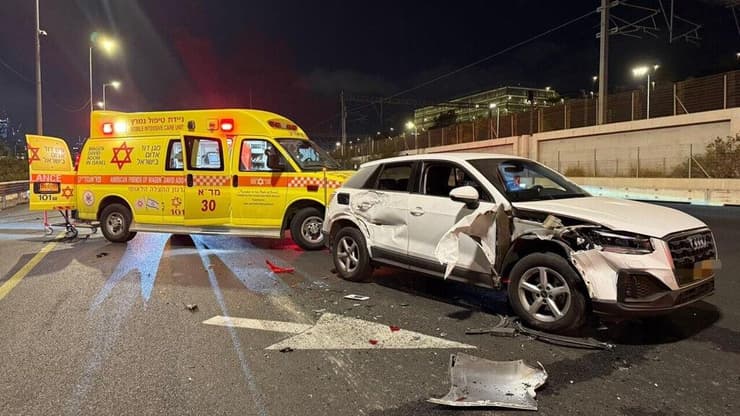 זירת תאונת הדרכים שבה היה מעורב גידי גוב (צילום: תיעוד מבצעי מד"א) זירת תאונת הדרכים בה היה מעורב גידי גוב