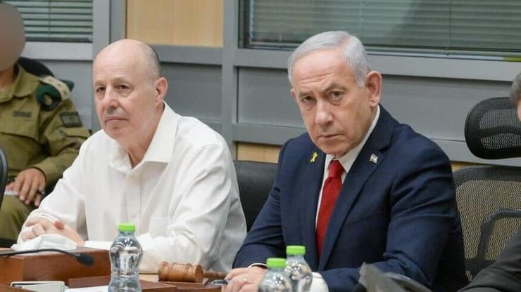 ראש הממשלה נתניהו עם שר הביטחון כ"ץ וגורמי ביטחון בחמ"ל בקריה בזמן התקיפות בתימן